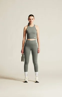 Collective Cropped Singlet W