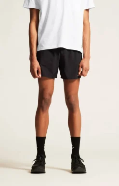 CORE Essence Shorts 2 M