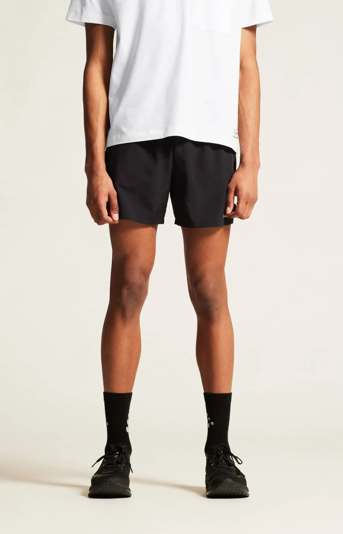 CORE Essence Shorts 2 M